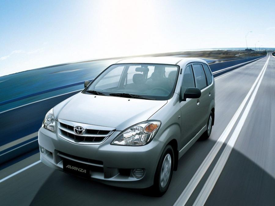  Toyota Avanza 2003 года  (фото 5 из 9)